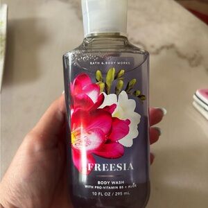 Bath & Body Works Pink and White Body Wash